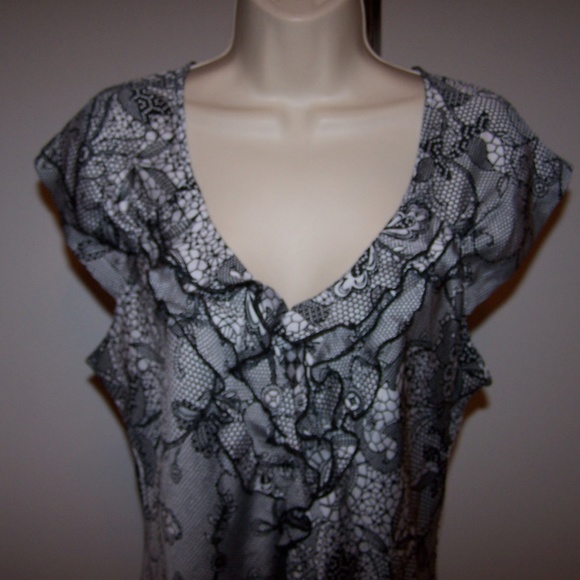 Worthington Ruffled Blouse Size Large - Picture 2 of 3